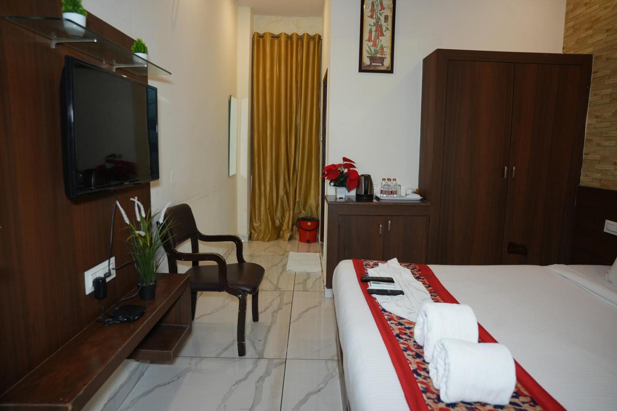 Hotel Plaza Hyderabad Airport Zone Shamshabad Exterior foto